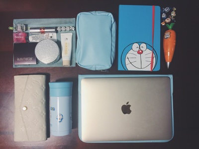 都市通勤者的理想伴侣 兼具优雅与实用的通勤包选择指南